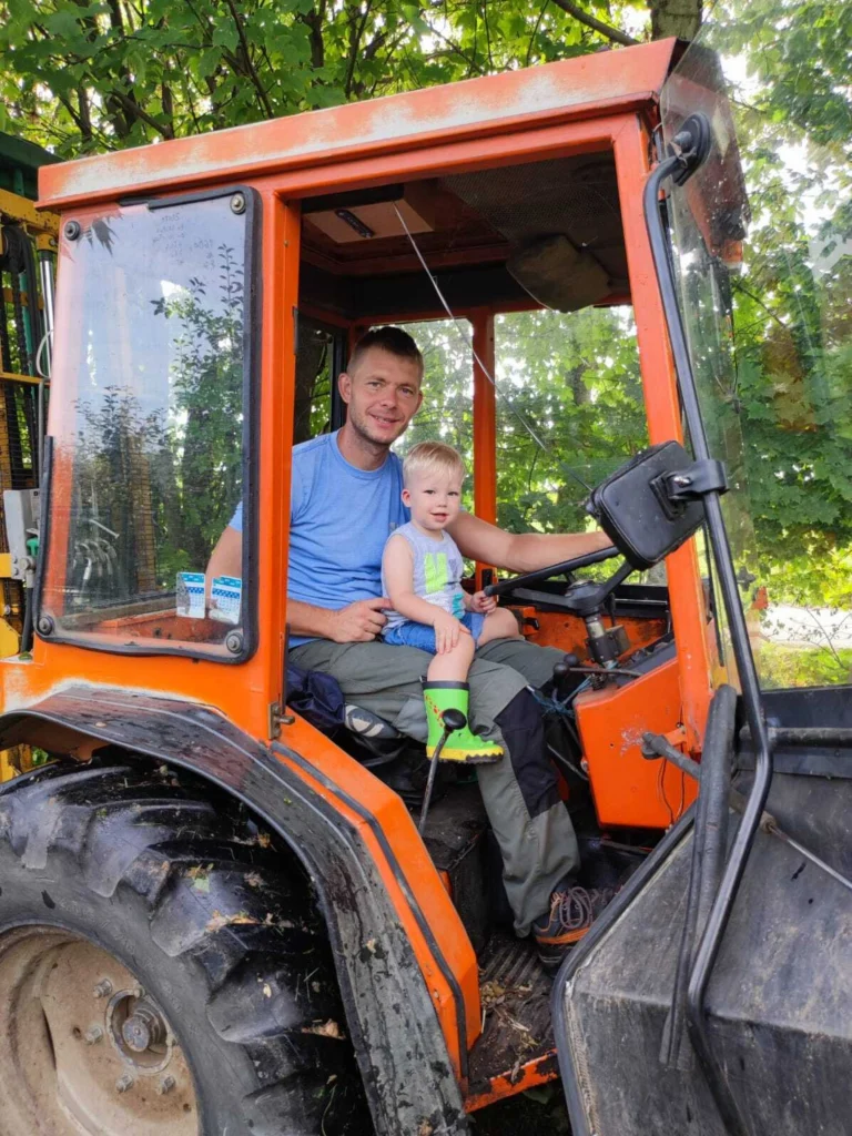 Sadjarstvo Krepfl - Matej s sinom - Mali plac za prihodnost