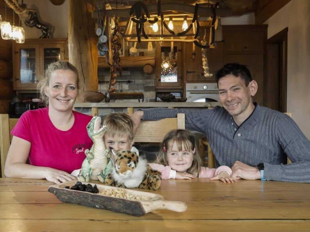 Mesnine Soud Mali plac